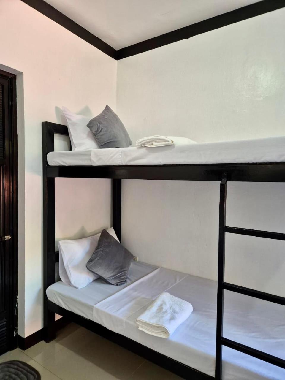 Casa Olivia Hotel Coron Exterior photo